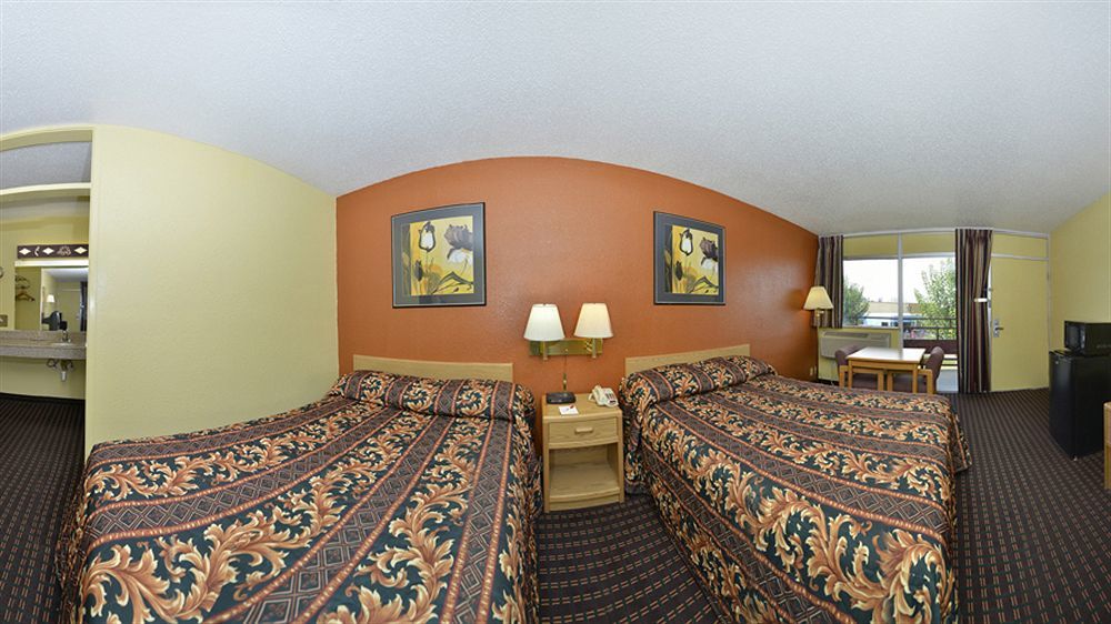 Econo Lodge Carlsbad Caverns Area Exterior photo