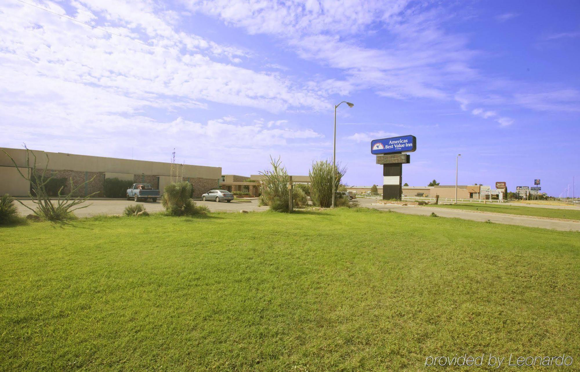Econo Lodge Carlsbad Caverns Area Exterior photo